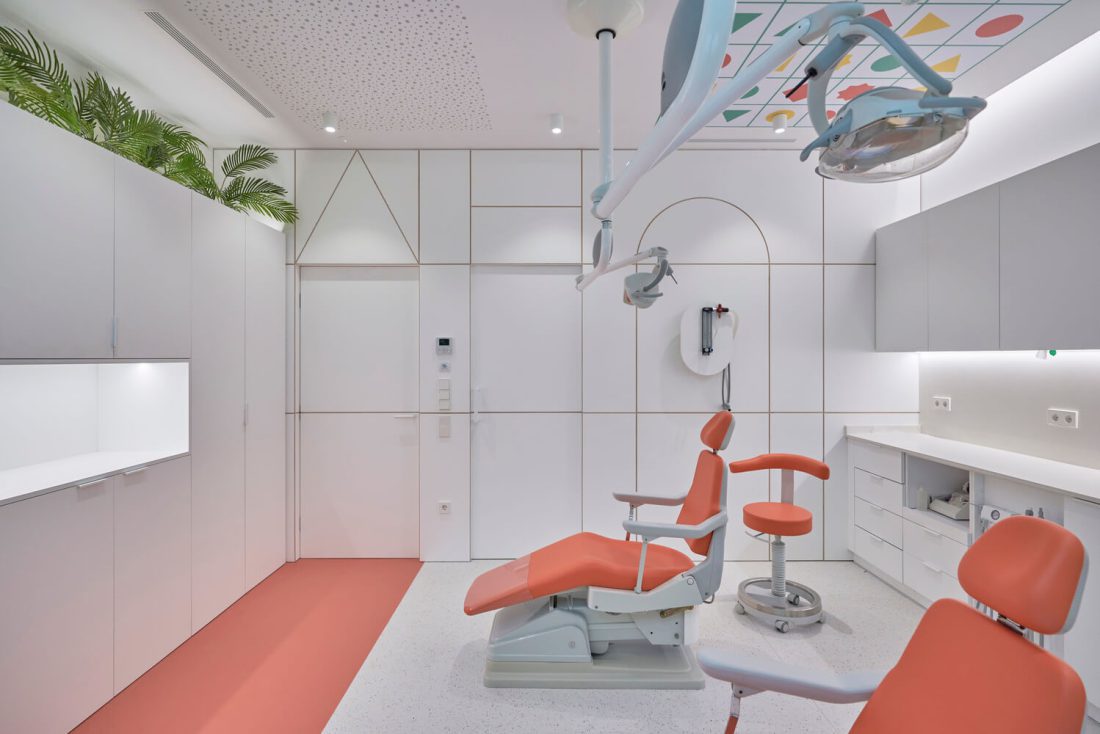 طراحی داخلی اتاق های دندان پزشکی کودکان - اسیستانت آس دیزاین