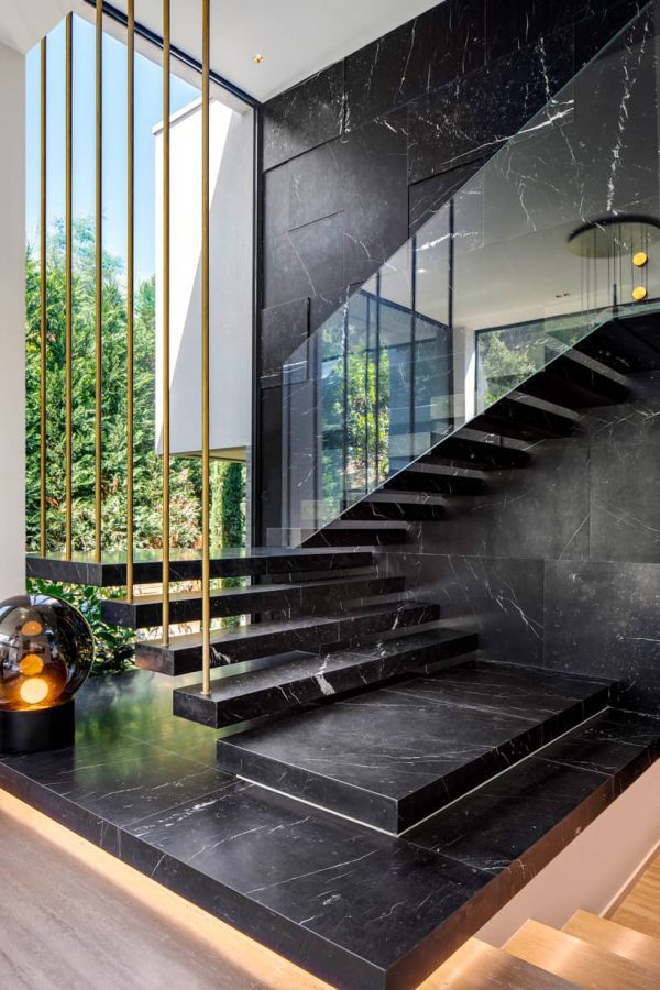 طرح داخلی راه پله ی اقامتگاه تابستانی سائوتای - اسیستانت آس دیزاین