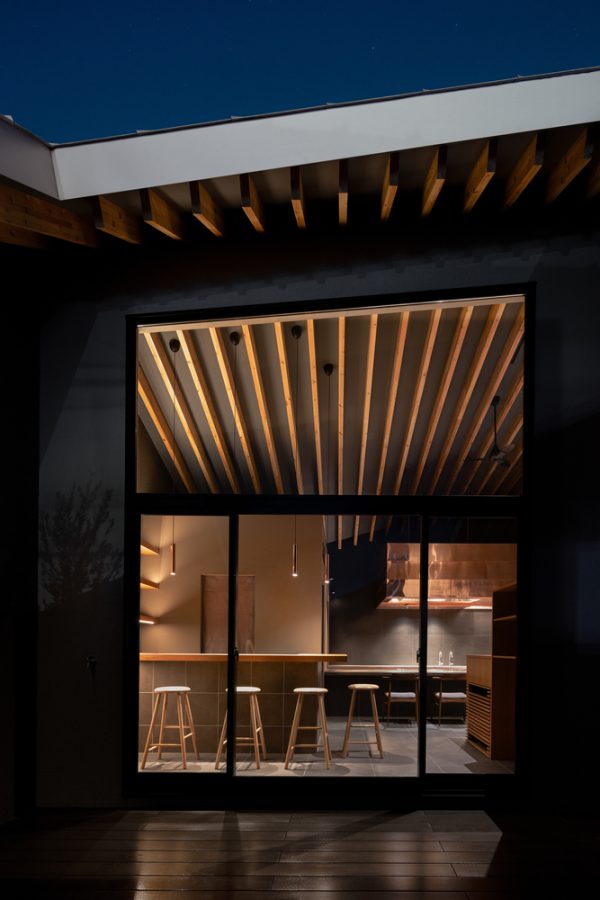 طراحی پنجره های رستوران سی لی - تحریریه آس دیزاین 