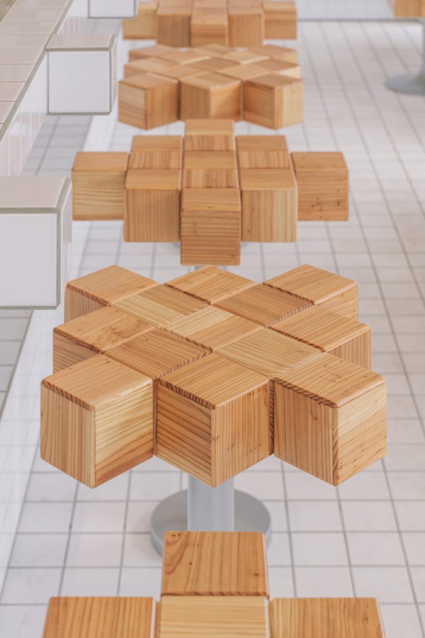 طرح صندلی های تک نفره ی رستوران رامن - تحریریه آس دیزاین