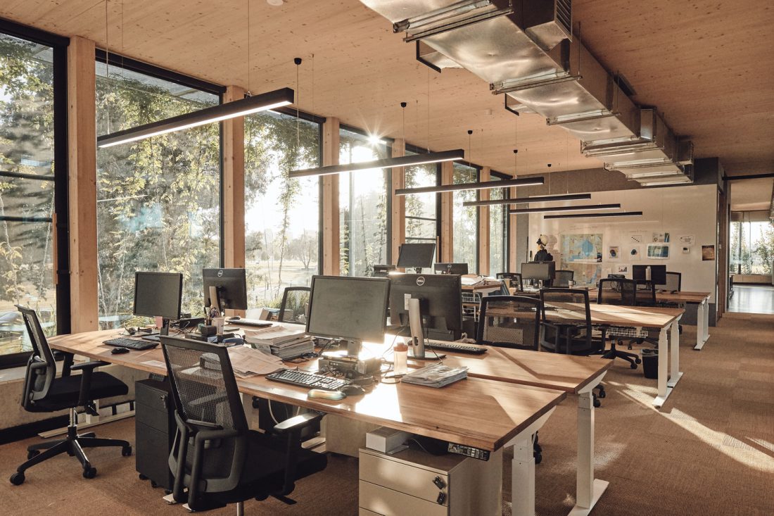 طراحی فضای ادرای دفتر کار لاکچری - تحریریه آس دیزاین