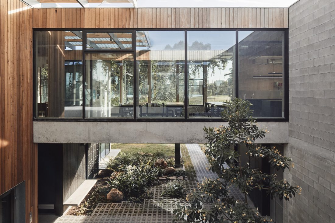 طراحی نمای بیرونی دو طبقه - تحریریه آس دیزاین