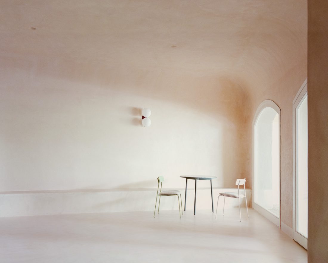 طراحی میز و صندلی رستوران مدرن -تحریریه آس دیزاین