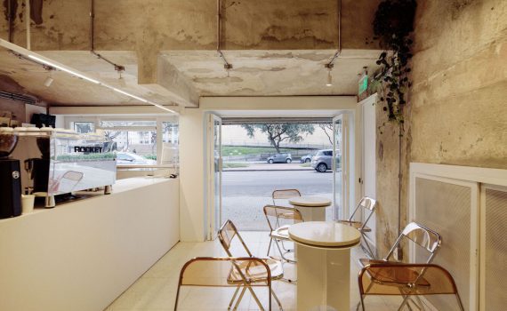 طراحی کافه کوچک در مرکز شهر - تحریریه آس دیزاین
